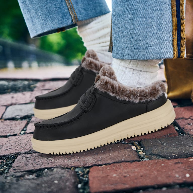 Wendy NXT Mule Leather Cozy - HEYDUDE